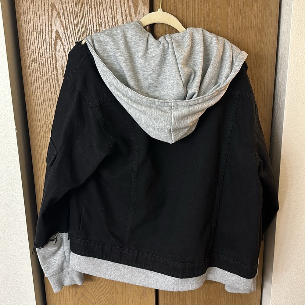 Distressed denim jacket - Picture 2 of 5
